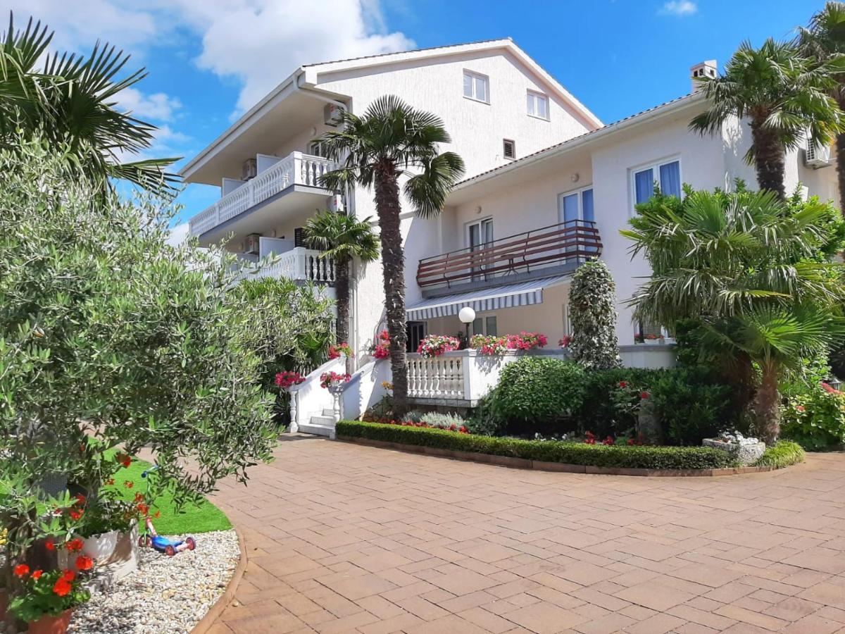Guest House Katarina Малинска Экстерьер фото