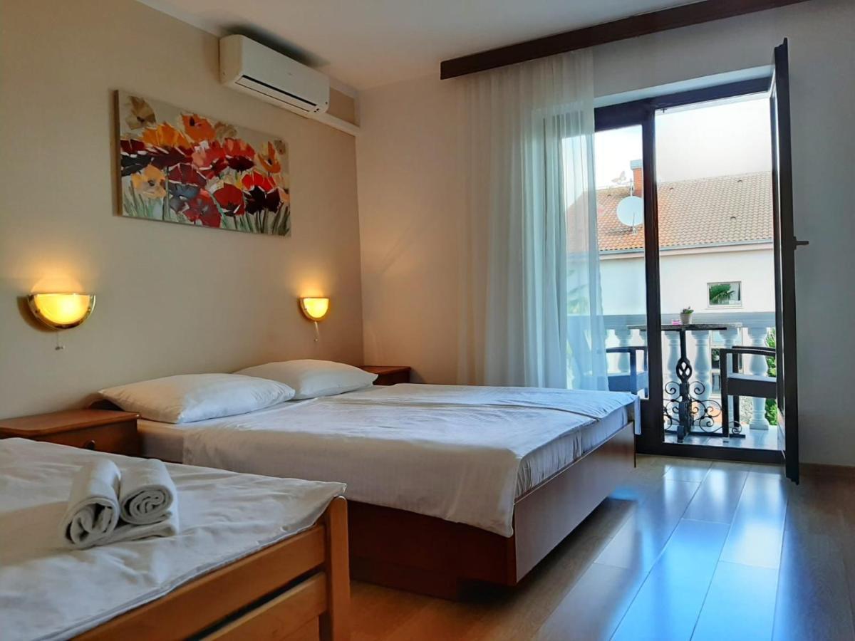 Guest House Katarina Малинска Экстерьер фото