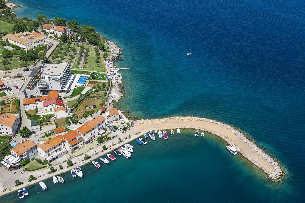 Guest House Katarina Малинска Экстерьер фото