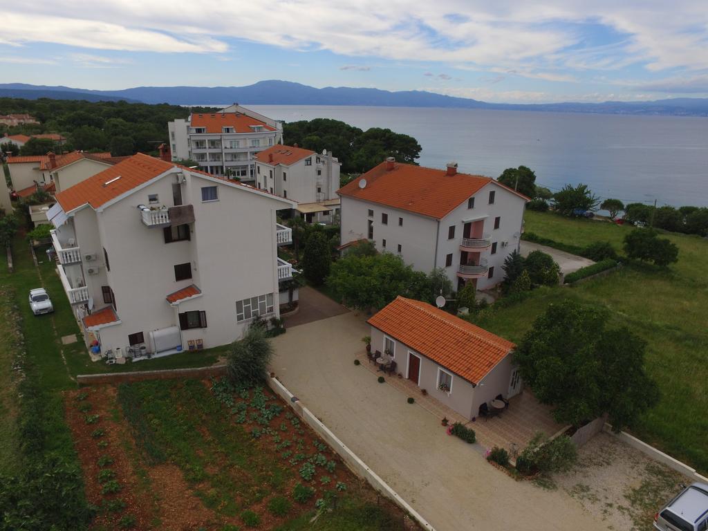 Guest House Katarina Малинска Экстерьер фото