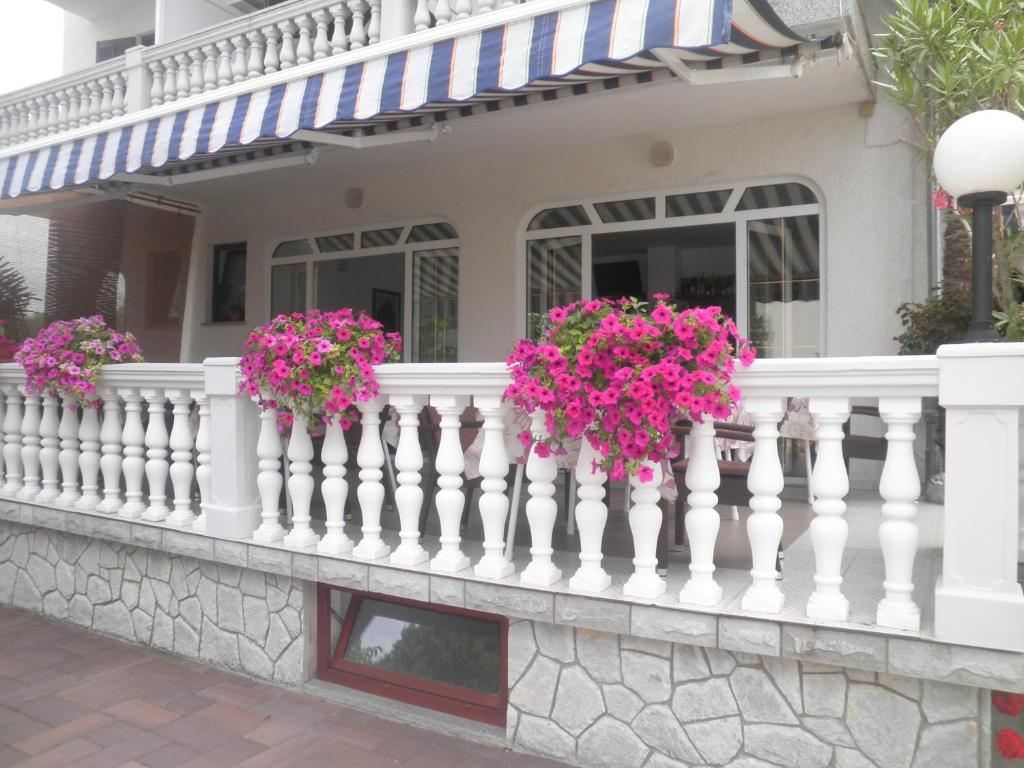 Guest House Katarina Малинска Экстерьер фото