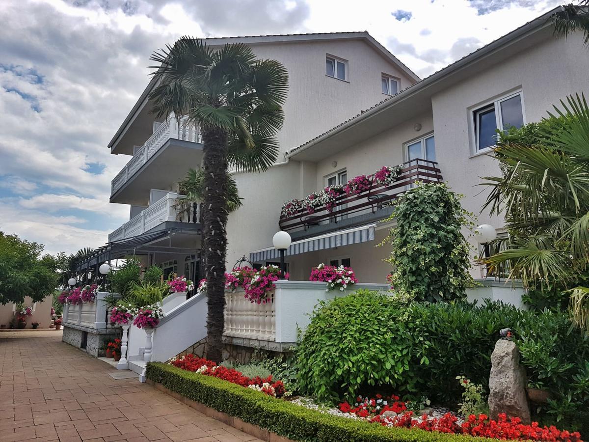 Guest House Katarina Малинска Экстерьер фото